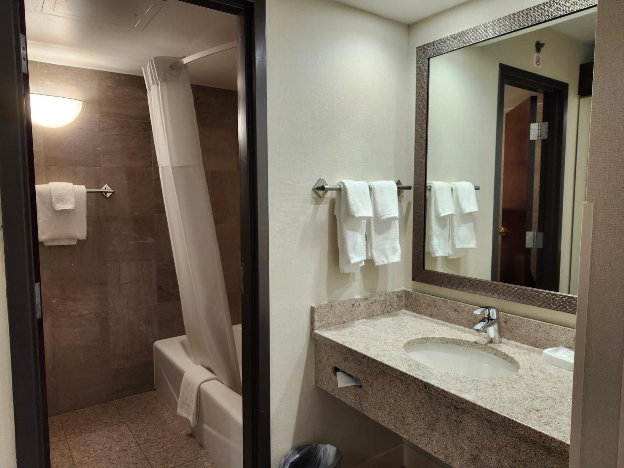 Heritage Inn & Suites St Louis Fenton, Trademark By Wyndham Exterior foto